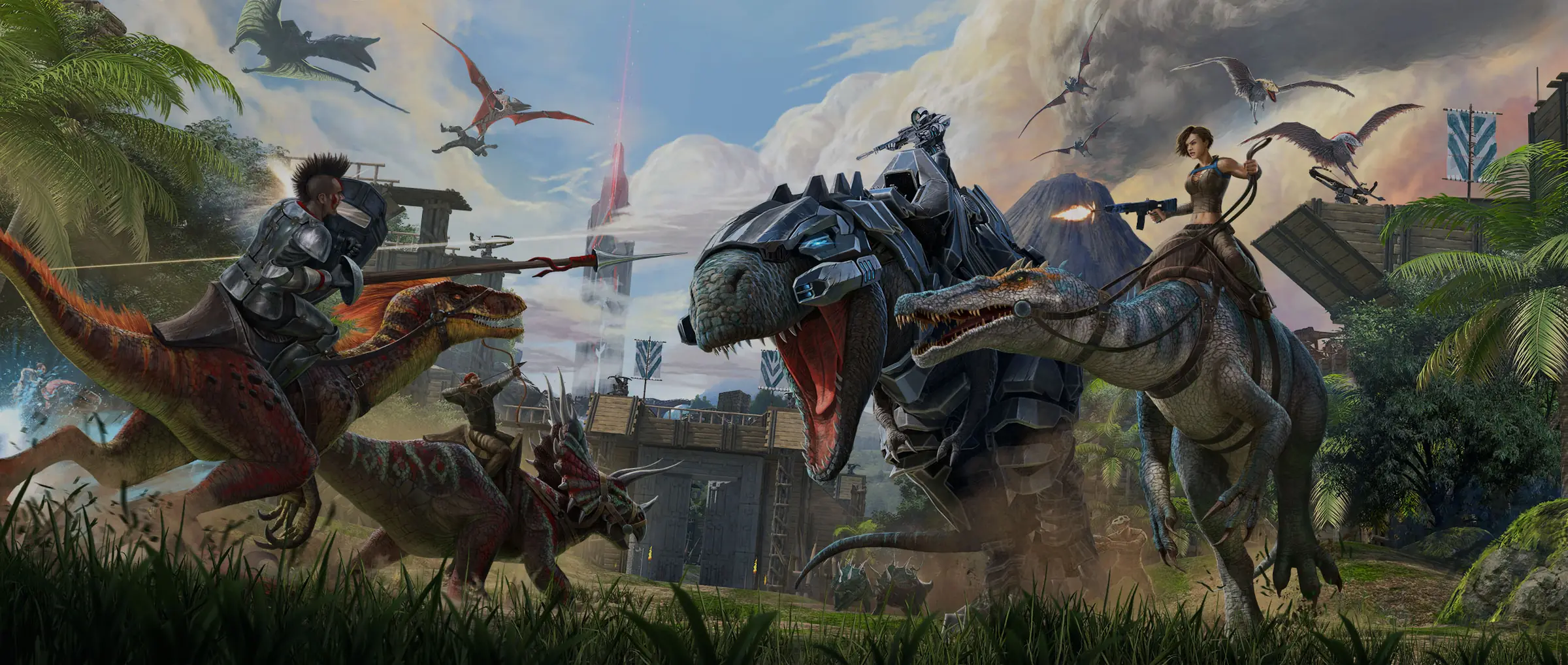 ARK Server Hosting Sverige: överlevare med spjut och gevär rider i strid vid ett träfort på en raptor, en triceratops, en bepansrad T. rex och en långnosad dino, medan pteranodoner flyger över en rykande vulkan