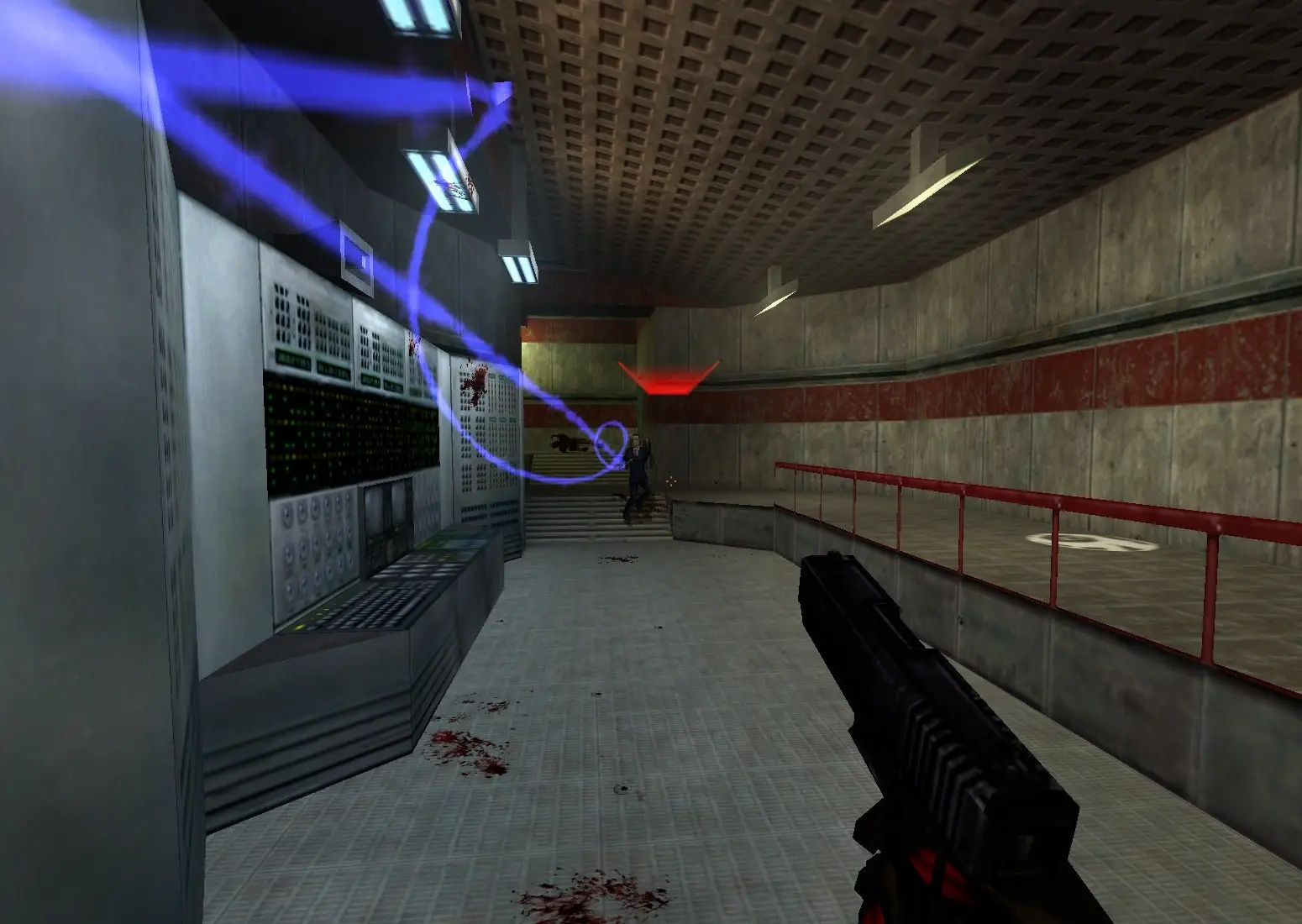 Half-Life Deathmatch: Source server hosting: a blue energy beam whips down a grey Black Mesa control room corridor towards an opponent, pistol in hand